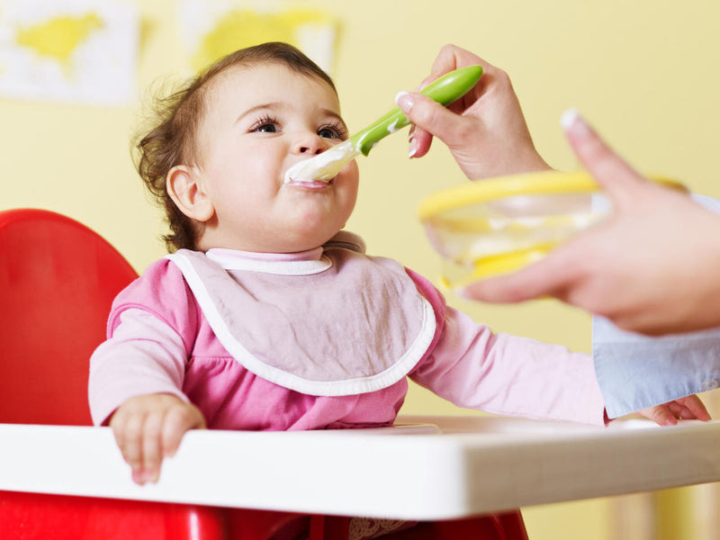 New study says beginning to feed solid food earlier helps baby get better sleep